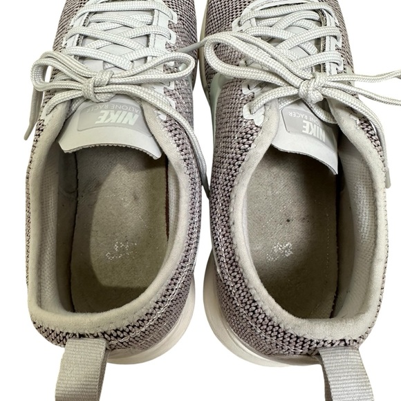 Nike Women’s 10 Dualtone Racer Running Shoe - Picture 7 of 8